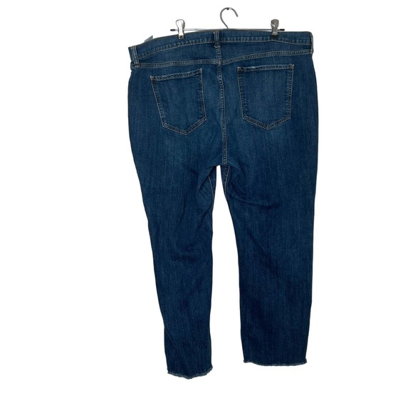 Old Navy Boyfriend Straight Distressed Jean - Picture 2 of 4